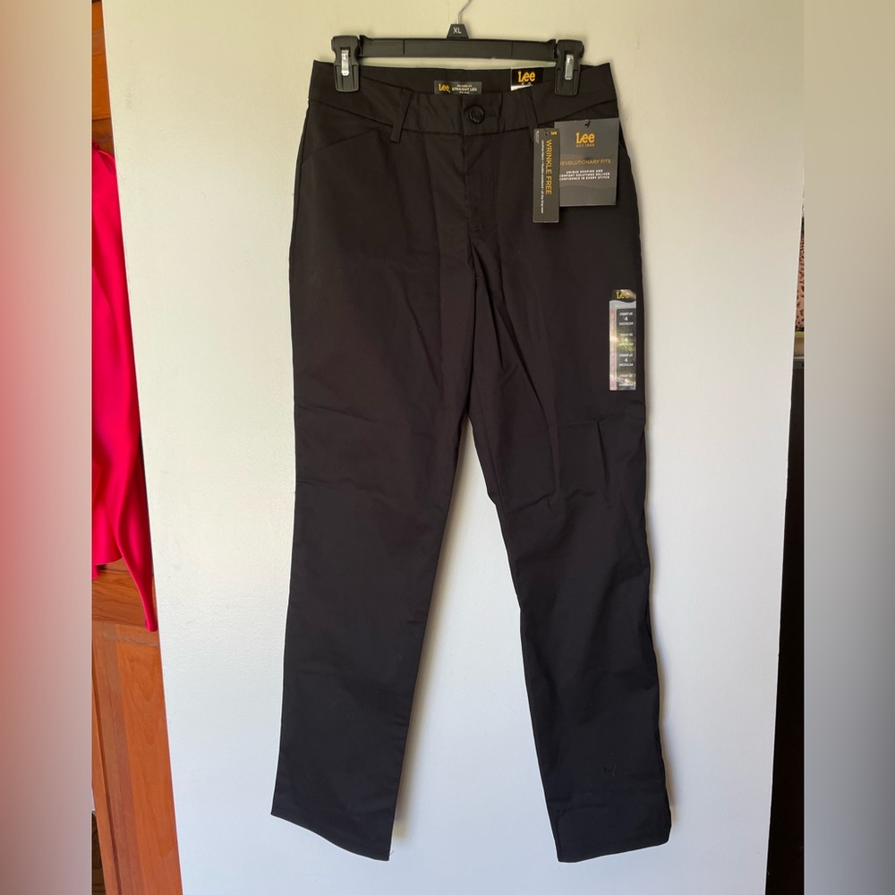 NWT Lee Women’s Straight Leg Pants, Size 4M